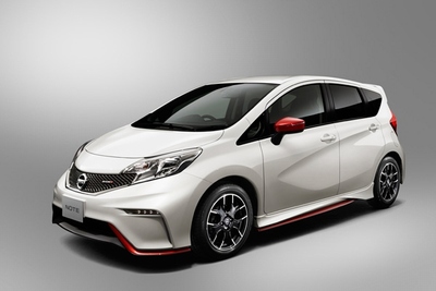 日産自動車は今秋発売予定の「ノート NISMO」を初公開した。