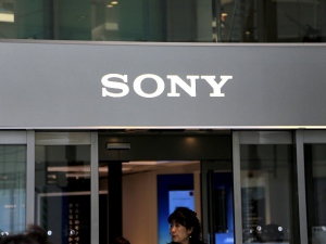 ソニーが総額約350億円もの投資を行い、スマートフォン(多機能携帯電話)のカメラなどに使用される積層型CMOSイメージセンサーの生産能力を強化するとの発表を行った ソニーが総額約350億円もの投資を行い、スマートフォン(多機能携帯電話)のカメラなどに使用される積層型CMOSイメージセンサーの生産能力を強化するとの発表を行った