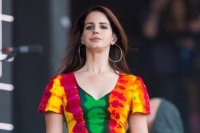 ラナ・デル・レイ、ウェディングドレスを着たティーザー映像を公開