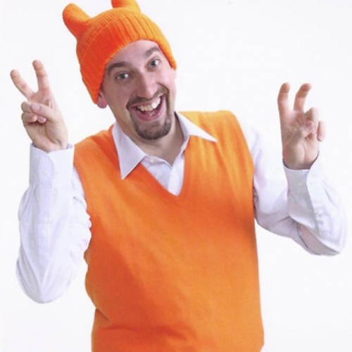 うさぎシュークリームで人気の店舗「ニコラシャール」は、「フラワーカップケーキ」を8月9日に新発売する。