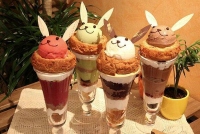 フランス美食の町・リヨンの奇才ニコラシャールがオーナーのニコラシャール銀座本店に、新作うさぎパフェが登場した。