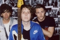 トリオ編成となったザ・ヴァインズ、6thアルバムを9月に日本リリース