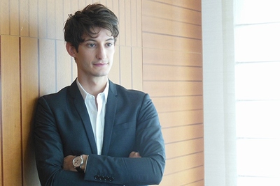 【インタビュー】今秋公開の映画「イヴ・サンローラン」で主演　仏映画界の新星ピエール・ニネ