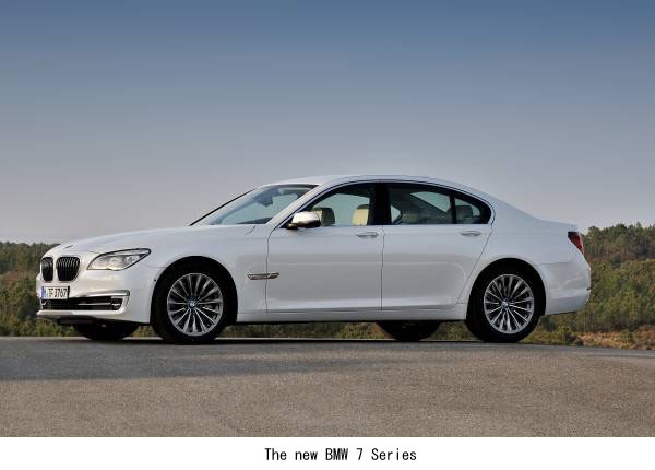 ビー・エム・ダブリューは、フラッグシップ・モデル「BMW 7 シリーズ」の中核モデル「740i／740Li」、「750i／750Li」の装備内容を大幅に向上させて発売する。