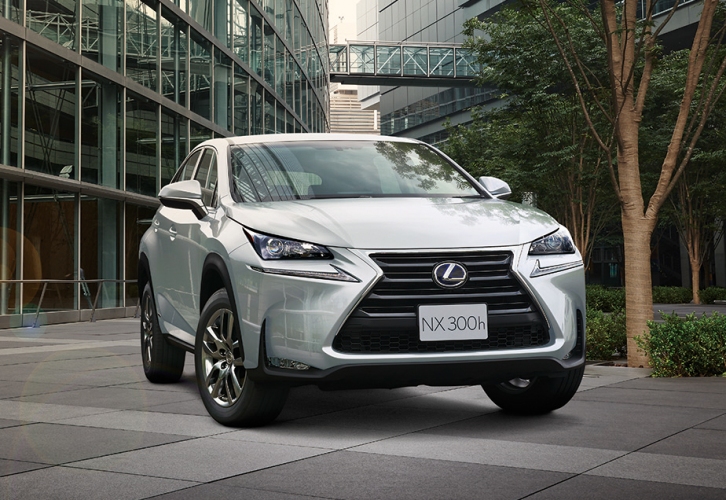 高級車「レクサス」初のコンパクトクロスオーバーSUV「NX200t」「NX300h」の受注が好調だ。
