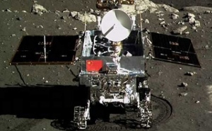 嫦娥三号、月到着から9ヶ月　着陸機も玉兎号も観測を継続中（Image credit: CNSA）