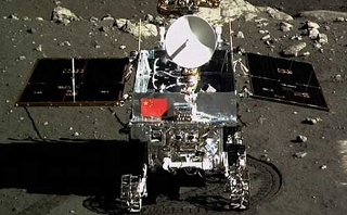 嫦娥三号、月到着から9ヶ月　着陸機も玉兎号も観測を継続中（Image credit: CNSA）