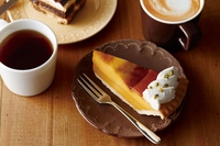 エクセルシオールカフェは、ケーキメニューとやデザートフレンチとドリンクのセットがお得になる「スイーツセット」を開始する。