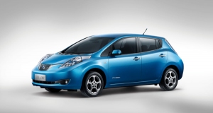 日産自動車の中国合弁会社が10日に販売開始した自主ブランド初の100％電気自動車「e30」（写真提供：日産自動車）