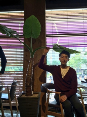 CNBLUEのイ・ジョンシンは「ケロケロ。『誘惑』ももうすぐ終わりか~・・・」とのコメントと共に2枚の写真を公開した。写真=イ・ジョンシンのツイッター CNBLUEのイ・ジョンシンは「ケロケロ。『誘惑』ももうすぐ終わりか~・・・」とのコメントと共に2枚の写真を公開した。写真=イ・ジョンシンのツイッター