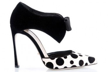 セルジオ・ロッシ、新作コレクション「ロマンティック・ロック」発売記念イベントを開催