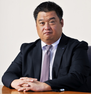 京写＜６８３７＞（ＪＱ・売買単位１００株）は、プリント配線板の大手で、とくに片面配線プリント板では世界Ｎｏ１の生産量を誇る。一般には目に触れ難いが、電気を使用する製品にはすべてプリント配線が使われている。