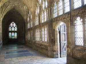 この戦闘が発生する数時間前には、ウクライナのペトロ・ポロシェンコ大統領とロシアのウラジーミル・プーチン大統領が電話会談を行っており、その中で、ウクライナ東部での停戦は「おおむね守られている」と