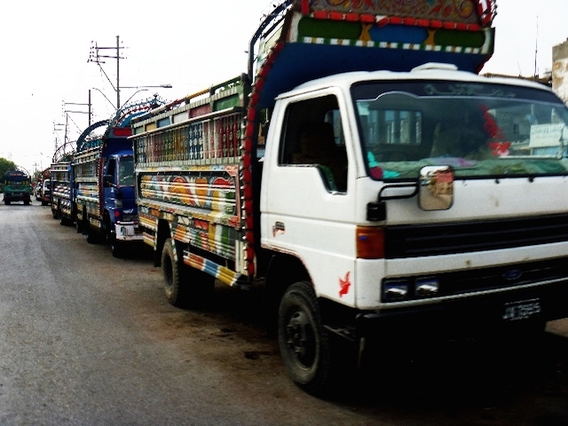 オバマ大統領は、「イラクのみでなく、シリアにおいても『イスラム国』に対する行動を起こすことをためらわない」と声明し、イラクにおける空爆の拡大に加え、あらたに「イスラム国」が拠点を持つとされるシリアでの空爆を準備する意向を表明した。