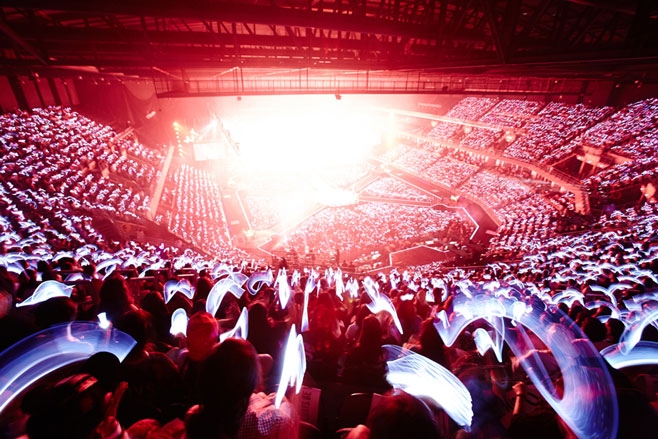 初の単独コンサートツアーで世界中のファンを魅了しているEXOが今回はタイのバンコクを訪問しその熱い人気を立証した。写真＝SMエンターテインメント