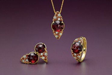 ニナ リッチから、クリスマスジュエリー「ラ ダンス」発売