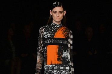 【ライブ配信】ジャスト カヴァリ(Just Cavalli) 2015年春夏コレクション