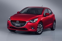 クリーンディーゼルエンジン搭載モデルを設定するマツダの新型デミオ