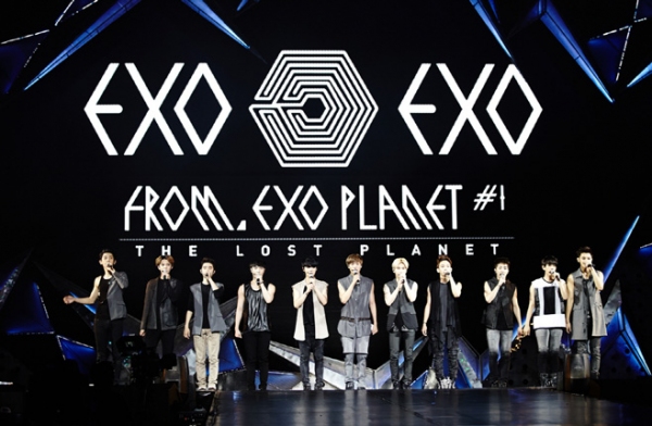 初の単独コンサートで世界中を魅了しているEXOが、北京コンサートも大成功させ注目を集めている。写真＝SMエンターテインメント