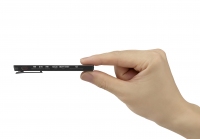 ソニーは、厚さ約7.4mm、質量約29gという薄型・軽量のスティック型デザインを採用したICレコーダー TXシリーズの新商品「ICD-TX650」を10月18日に発売する。 ソニーは、厚さ約7.4mm、質量約29gという薄型・軽量のスティック型デザインを採用したICレコーダー TXシリーズの新商品「ICD-TX650」を10月18日に発売する。