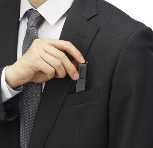 ソニーは、厚さ約7.4mm、質量約29gという薄型・軽量のスティック型デザインを採用したICレコーダー TXシリーズの新商品「ICD-TX650」を10月18日に発売する。