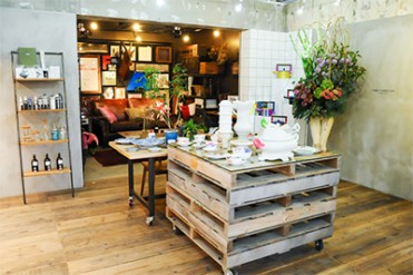 FAKE TOKYOの新業態、インテリア雑貨ショップ「フェイク ファニチャー」 オープン