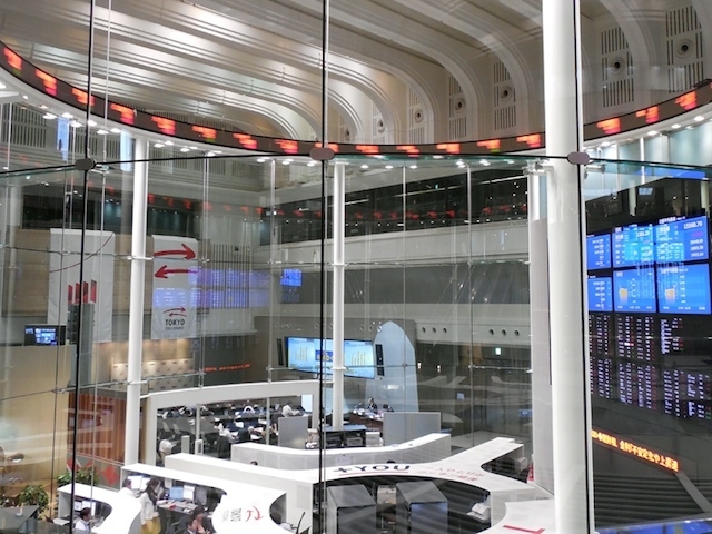 110円にタッチした為替の円安も、年初来高値をたびたび更新した株高も、9月に漂う蜉蝣(かげろう)のような、はかなさ。