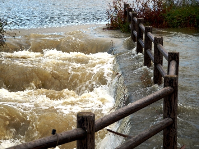 気候変動などにより世界的に自然災害への危機感は高まっている。それに対応して、産学官連携で防災技術等の輸出促進を目指し、「日本防災プラットフォーム」が設置された。インフラ整備が進む新興国を対象に、防災分野の技術提供を行う。
