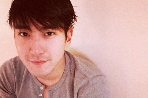 SUPER JUNIORのチェ・シウォンがツイッターで日本ファンを気遣うメッセージを伝えた。写真：チェ・シウォンのツイッター