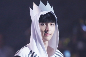 EXOのメンバー、レイのファンクラブが、レイの誕生日のために、これまでとはひと味違ったプレゼントを用意した。写真提供：ワールドシェア