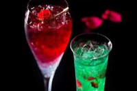 ANAインターコンチネンタルホテル東京は、この秋に実写映画化される「美女と野獣」のストーリーからインスパイアされたカクテル2種類を、11月1日より提供する。