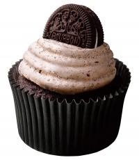 ミスタードーナツは、カラフルでふわふわなホイップクリームにベリーやビスケットなどをトッピングした『N.Y.(ニューヨーク)カップケーキ』シリーズ3種を期間限定で発売する。 ミスタードーナツは、カラフルでふわふわなホイップクリームにベリーやビスケットなどをトッピングした『N.Y.(ニューヨーク)カップケーキ』シリーズ3種を期間限定で発売する。