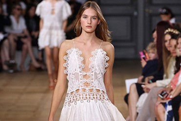 クロエ 2015年春夏コレクション - モダンで快活なフォークロア