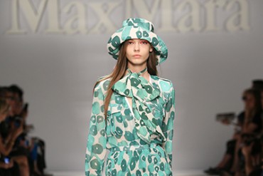 マックスマーラ 2015年春夏コレクション - 美の概念を変える個性的な女性の、斬新なフェミニティ