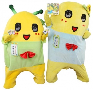 公認の弟“ふなごろー” (左) と“ふなっしー 公認の弟“ふなごろー” (左) と“ふなっしー