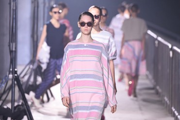 ミントデザインズ 2015年春夏コレクション - ハイテクとローテクを操る「プリズムガール」の世界