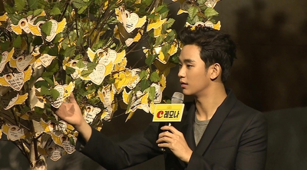 キョンナム製薬と、同社の主力商品『レモナ』のモデルであるキム・スヒョンのコラボにより、今月7日に合井(ハプチョン)ロッテカード・アートセンターで「キム・スヒョンの『レモナ』ファンミーティングが成功裡に開催された。写真提供:キョンナム製薬 キョンナム製薬と、同社の主力商品『レモナ』のモデルであるキム・スヒョンのコラボにより、今月7日に合井(ハプチョン)ロッテカード・アートセンターで「キム・スヒョンの『レモナ』ファンミーティングが成功裡に開催された。写真提供:キョンナム製薬