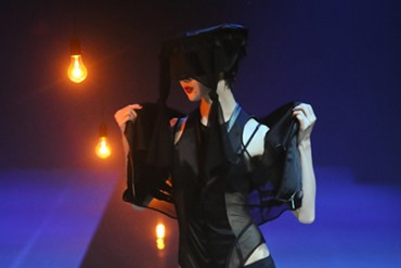 アリスアウアア 2015年春夏コレクション - 快楽か、解放か。少女が見る残酷な夢の物語