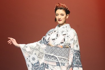 ジョウタロウ サイトウ / サンサイ サイトウ 2015年春夏コレクション - 革新と伝統の間で