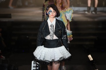 スレトシス 2015年春夏コレクション - キュートなエナジーを身に纏う、80sポップガール