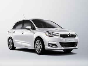 プジョー・シトロエン・ジャポンは、「GRAND C4 PICASSO(グランド C4 ピカソ)」と「C4 PICASSO( C4 ピカソ)」の2モデルを追加、10月25日より販売を開始する。7年ぶりのフルモデルチェンジとなる新型は、シトロエン最新のデザイン・テクノロジーを駆使したMPVだ。 プジョー・シトロエン・ジャポンは、「GRAND C4 PICASSO(グランド C4 ピカソ)」と「C4 PICASSO( C4 ピカソ)」の2モデルを追加、10月25日より販売を開始する。7年ぶりのフルモデルチェンジとなる新型は、シトロエン最新のデザイン・テクノロジーを駆使したMPVだ。