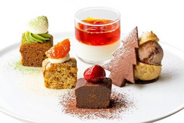 トラヤカフェ、あんを使ったクリスマスデザートを限定販売