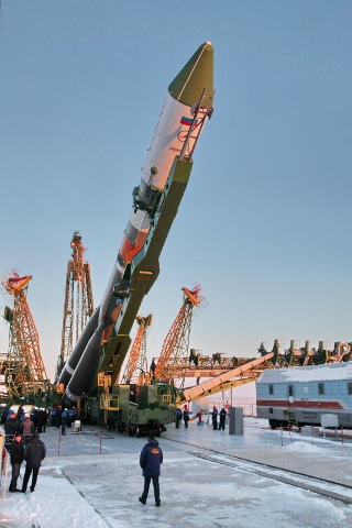 ソユーズ2.1aロケット、発射台へ　プログレスM-25M補給船を搭載（Image credit: Roskosmos）