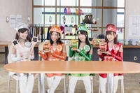 丸美屋食品工業は、ふりかけの新シリーズ、『こだわり食感<ザクッ!野菜ふりかけ>』、『こだわり食感<ふわっ!海苔かつおふりかけ>』『こだわり食感<パリッ!海老ひじきふりかけ>』の新TVCMにSKE48の新ユニットを起用し、11月1日にオンエア開始する。