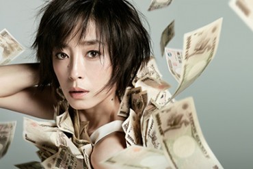 角田光代原作映画『紙の月』宮沢りえがタサキのジュエリーでプレミアに登場