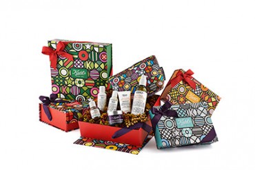 ハッピーなグラフィックアート彩る、キールズのクリスマス限定セット