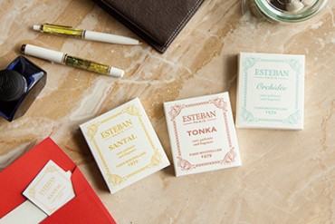 エステバンの「カードフレグランス(名刺香)」で、ワンランク上の“香りコミュニケーション”を