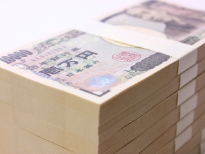 10月31日、「年金積立金管理運用独立行政法人(GRIF)」は、年金の運用目安について、全資産の60%と定められていた国内債券の比重を35%まで下げ、国内外株式をそれぞれ12%から25%に引き上げ、外国債券も11%から15%へと引き上げるとの見直しを発表した。 10月31日、「年金積立金管理運用独立行政法人(GRIF)」は、年金の運用目安について、全資産の60%と定められていた国内債券の比重を35%まで下げ、国内外株式をそれぞれ12%から25%に引き上げ、外国債券も11%から15%へと引き上げるとの見直しを発表した。