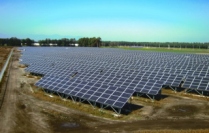 グリーン・コミュニティの実現を目指し国内外でメガソーラー発電所の開発を進めている日本アジアグループ＜３７５１＞（東マ）傘下のＪＡＧ国際エナジーは、このたび「中札内Ⅱソーラーウェイ」を完成させ、竣工式を行った。