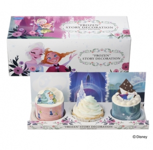 銀座コージーコーナーは、「アナと雪の女王」の世界観をイメージした新作スイーツ『“アナと雪の女王”ストーリーセット』を期間限定で販売する。©Disney